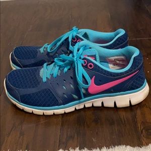 Nike Flex Size 8